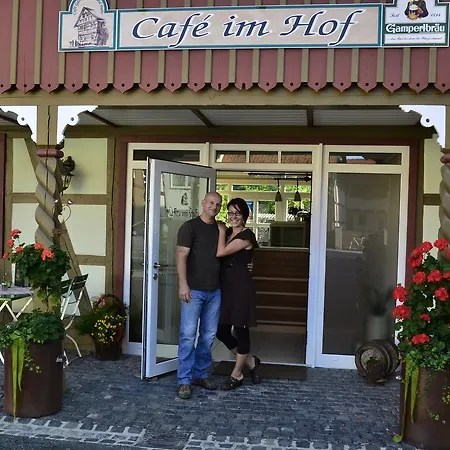 Konukevi Cafe Im Hof-