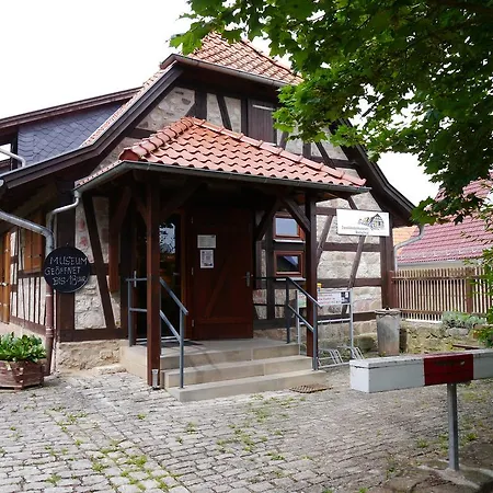 Гостевой дом Cafe Im Hof- Streufdorf