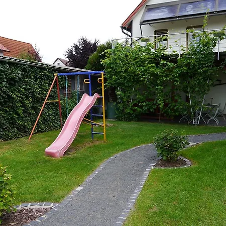 Konukevi Cafe Im Hof- 3*