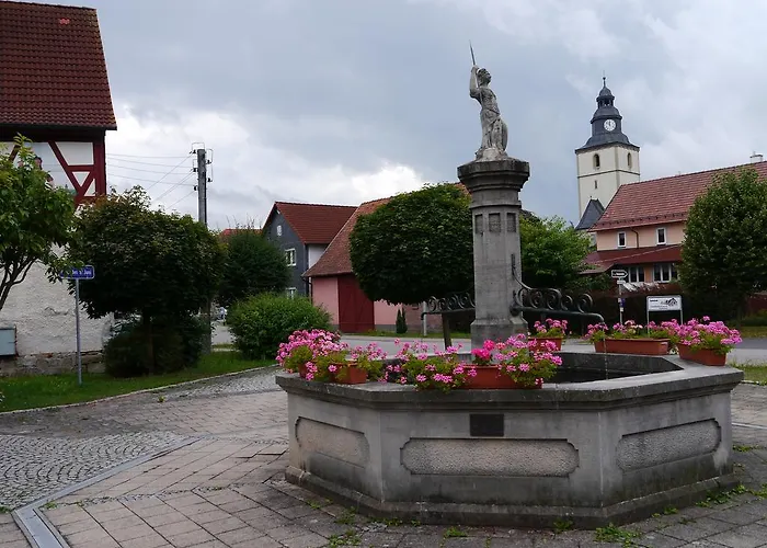 Konukevi Cafe Im Hof- 3*