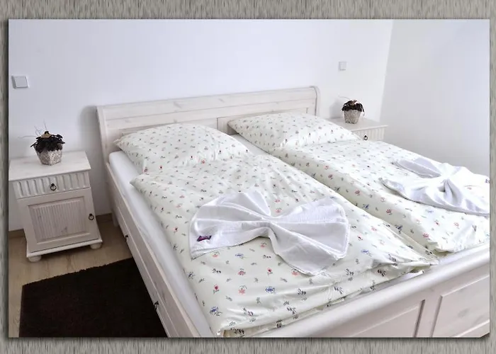 Cafe Im Hof- Konukevi Streufdorf